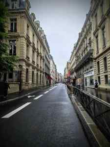 Contraflow cycle lane on Rue de Clichy
