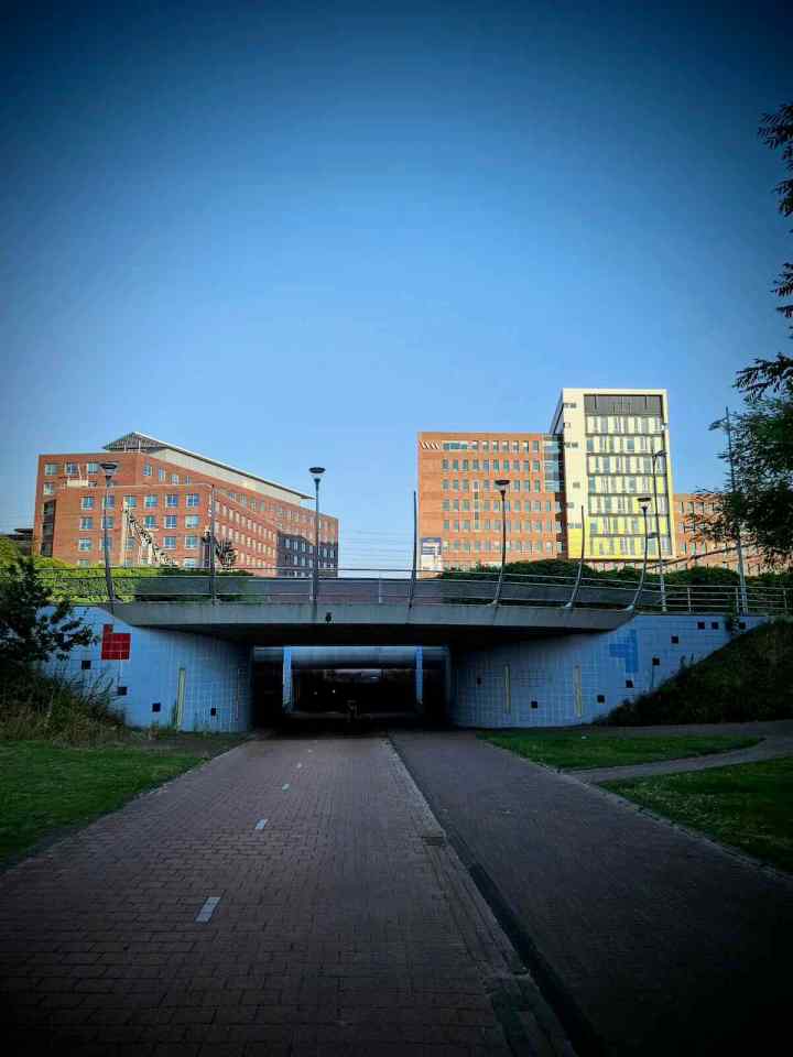 Approaching the railway underpass on Brouwersstraat