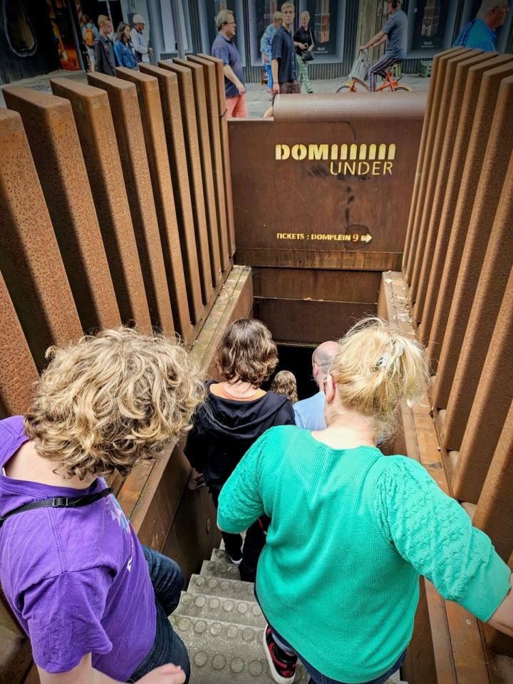 Going down to DOMunder