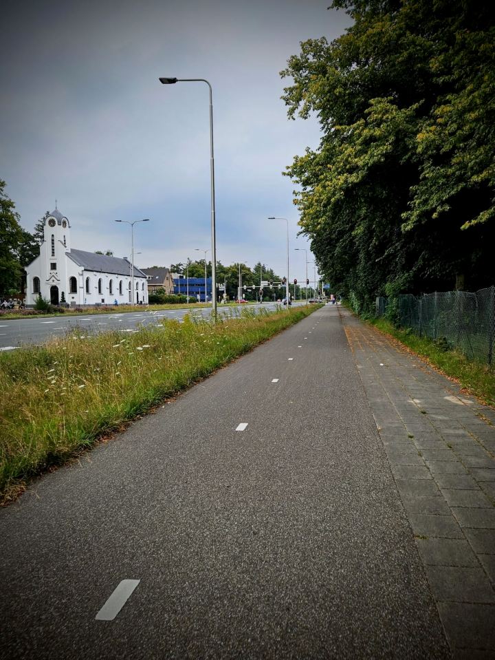 Cycle path on Amersfoortseweg