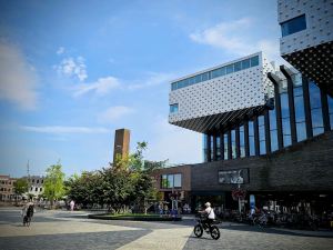 Eemplein and Kunsthal KAdE