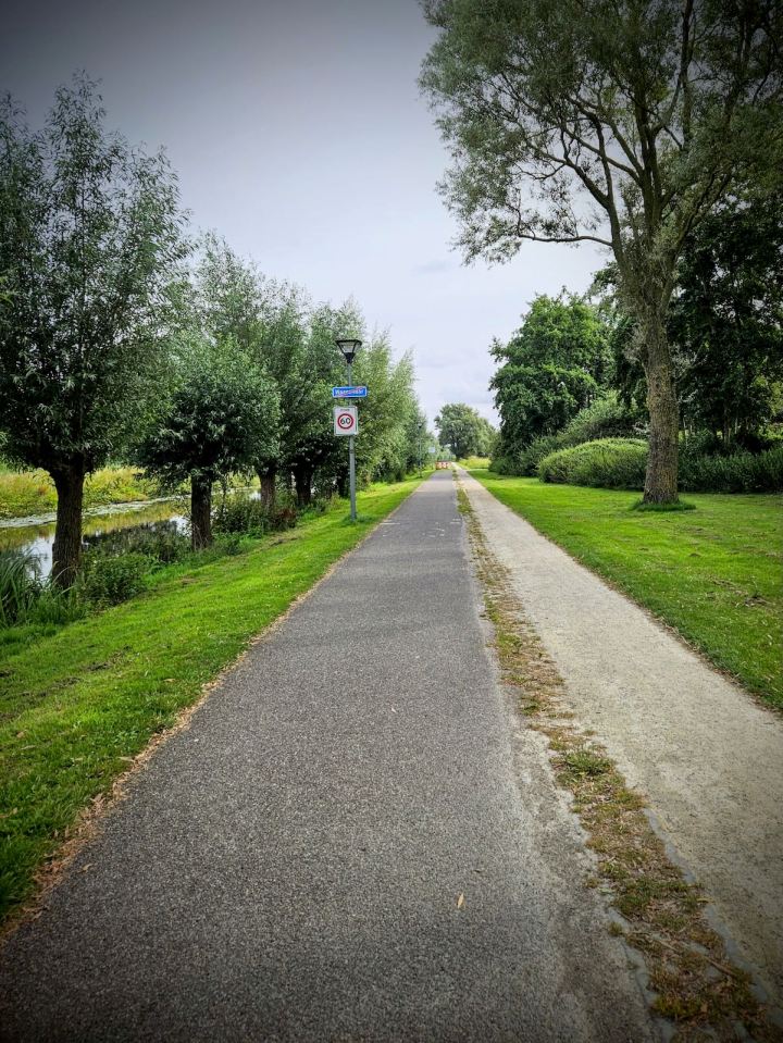 Jaagpad, next to the Zijwatering Canal