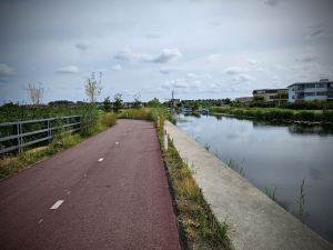 Cycle path next to Veenwatering canal