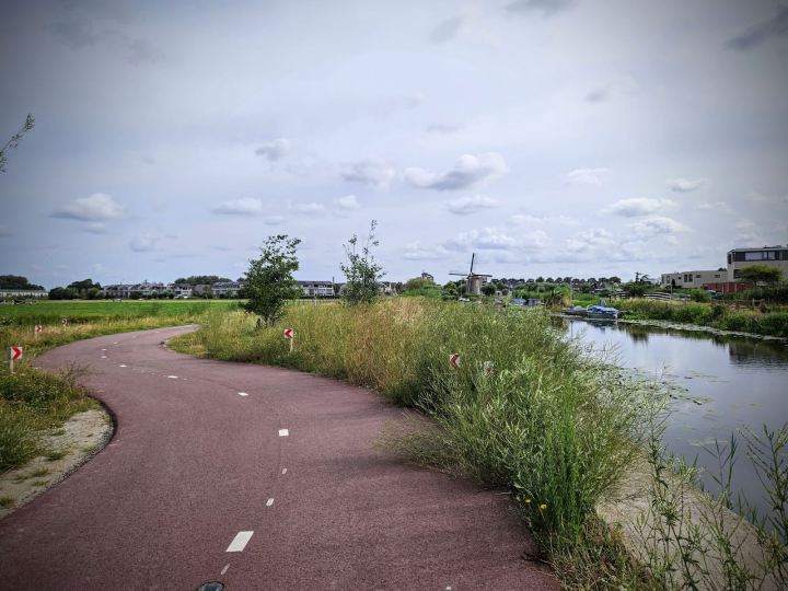 Cycle path next to Veenwatering canal