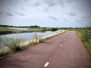 Cycle path next to Veenwatering canal