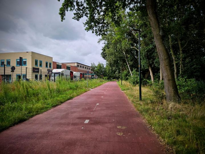 Concrete cycle path Oude Trambaan