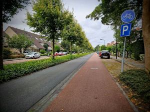 Door zone stepped cycle path on Deijlerweg