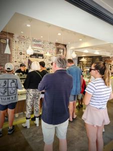 In the queue at Luciano's IJssalon