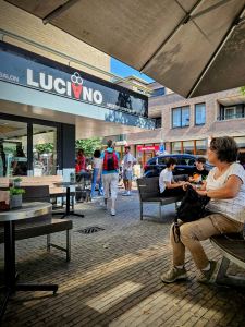 Outside Luciano's IJssalon