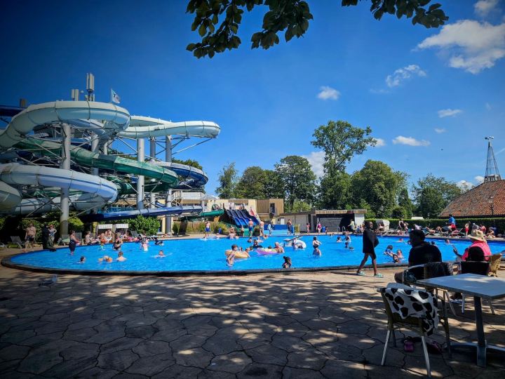 Outdoor pool Tikibad