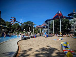 Outdoor pool Tikibad