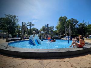 Outdoor pool Tikibad