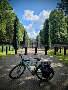Bike check at Royal Palace 'Huis ten Bosch'