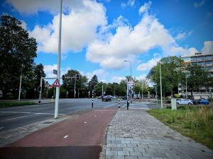On Bezuidenhoutseweg, approaching Hofzichtlaan junction