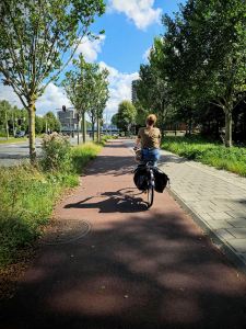 Riding along Hofzichtlaan