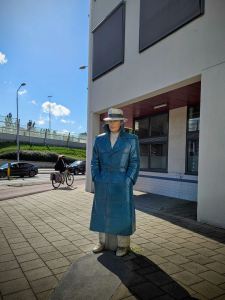 Detective sculpture by Berry Holslag