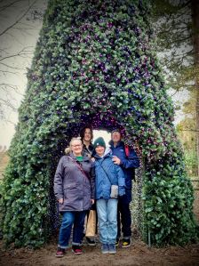 Christmas tree family pose