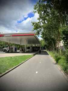 Petrol station bypass on N206 Doctor Lelylaan