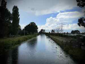 Looking along the canal from the bridge on Tuinderspad