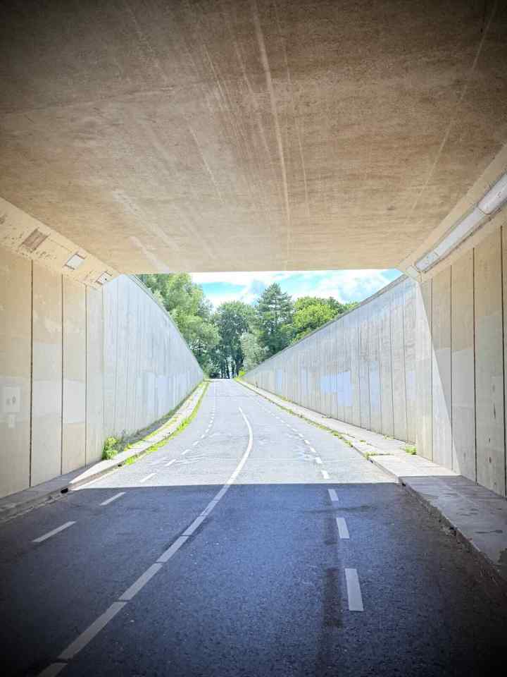 Horst en Voordelaan tunnel under the railway