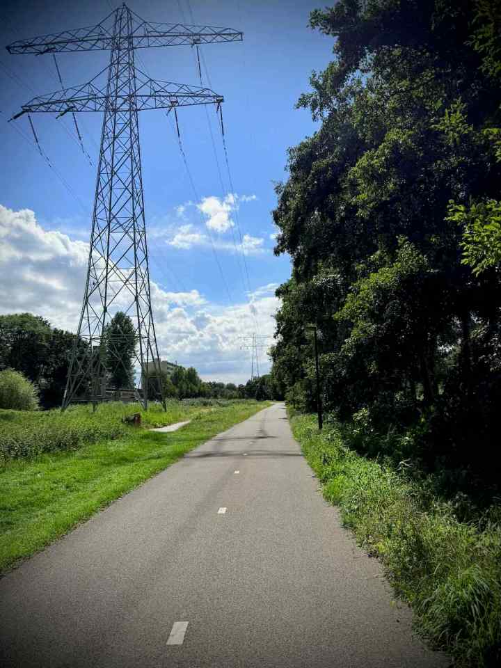 Riding along Zijdesingel