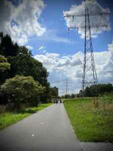 Riding along Zijdepad