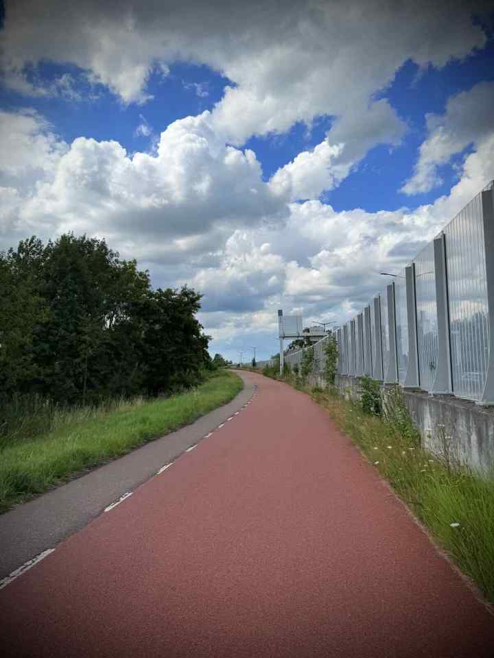 Cycle path next to N14 Noordelijke Randweg