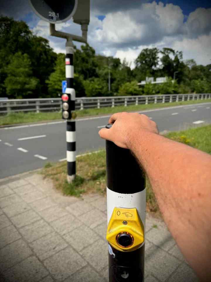 Post at the lights, great for balance!