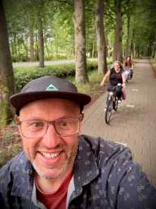 Selfie on Katwijkseweg, looking a bit odd