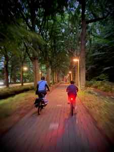 Riding in the dark on Katwijkseweg