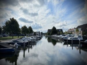 Canal moorings in Wassenaar