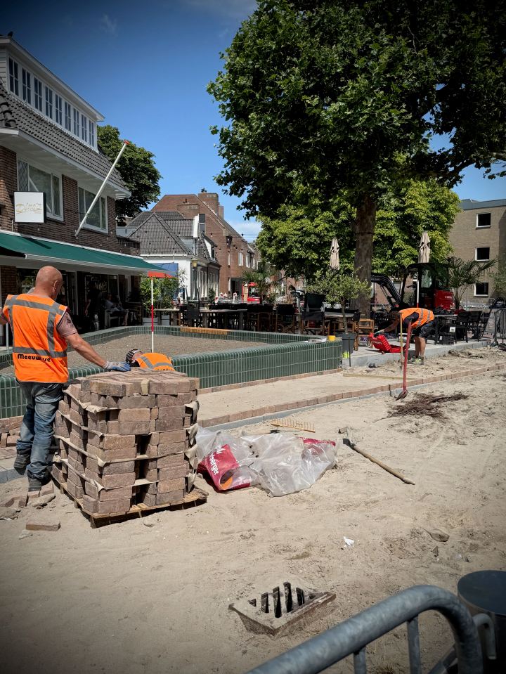 Reconstruction of a square on Langstraat