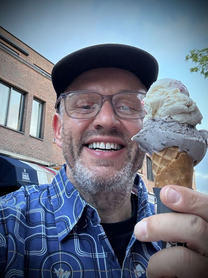 Enjoying ice creams at Luciano Ijssalon