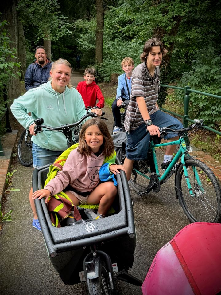 On the path through the woods at Kasteel de Wittenburg, on the way to Delft