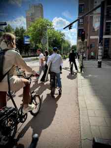 Queueing at the lights on Blaak