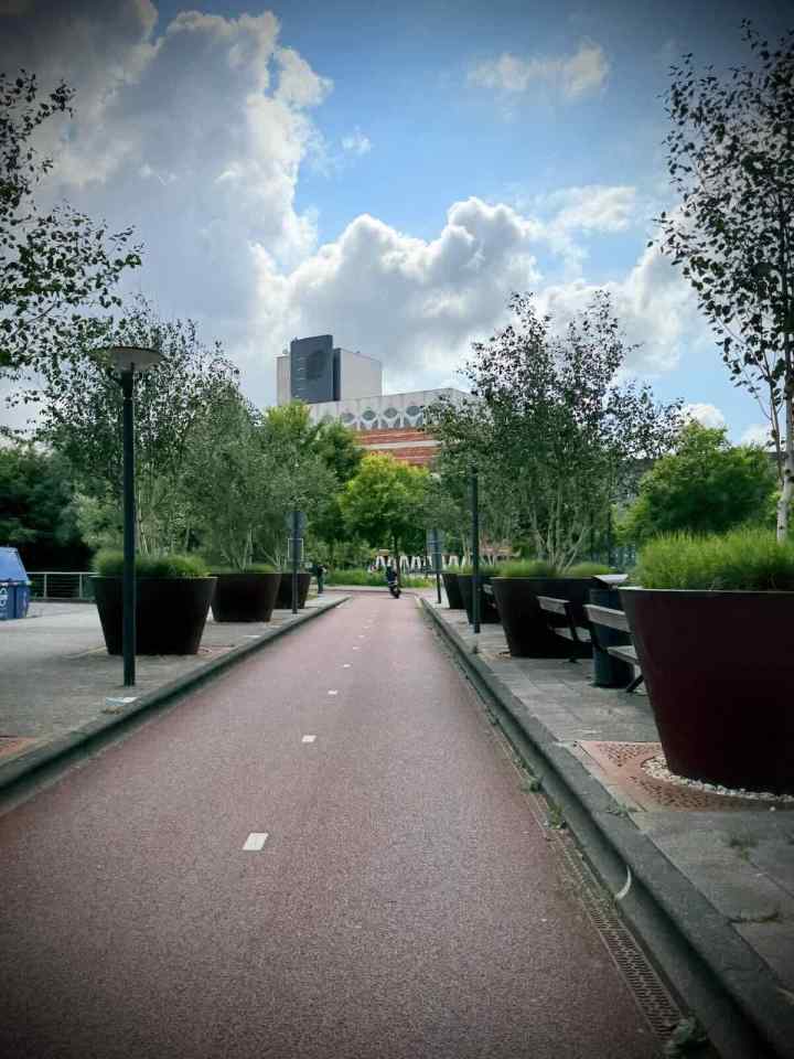 Cycle path on Hippocratespad