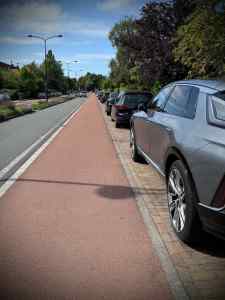 Door-zone cycle path on Van Zuylen van Nijeveltstraat