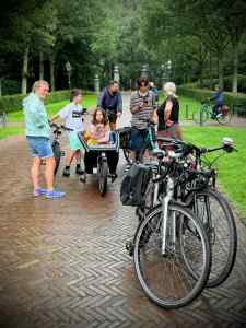 At the gates of the Royal Palace ‘Huis ten Bosch’