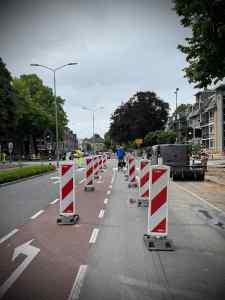 Construction work and temporary cycle lane on Parkweg