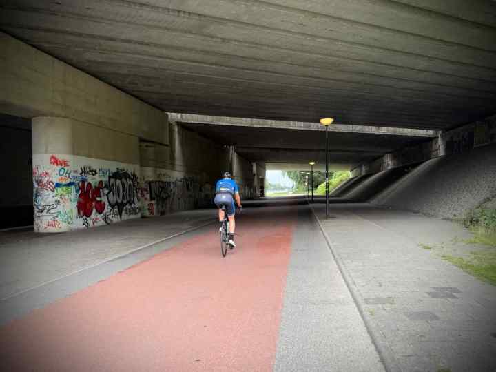 On Jaagpad, passing under the A4 motorway