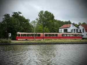 Tram passing on Delftweg