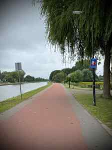 A fietsstraat (cycle street) on Jaagpad
