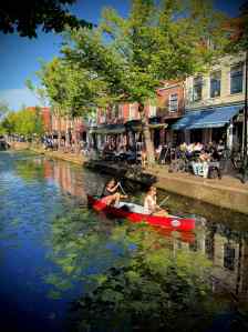 Rowing boat on Brabantse Turfmarkt