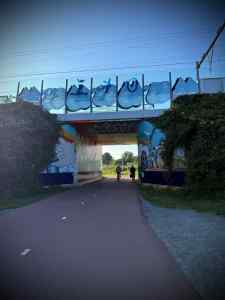 Passing under the railway tracks on IJsclubpad