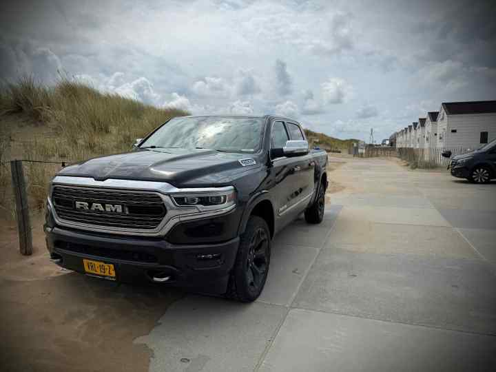 Stupid American cars in the Netherlands too