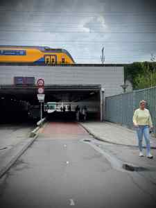 Train crossing over the underpass on Bargelaan