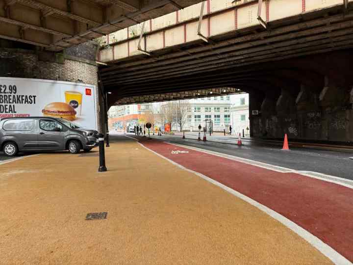 Continuous footway across Cook St