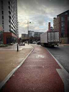 Continuous footway across Clowes St