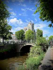 On Leliegracht, looking towards Eerste Hollandsche Levensverzekerings Bank