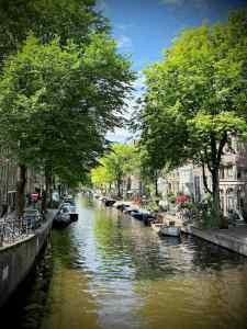 Looking along Egelantiersgracht